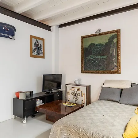 Braina Kutir * Bologna